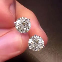 Classic Round Cut Studs Earrings