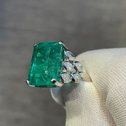 Vintage Emerald & Marquise Cut Engagement Ring For Women