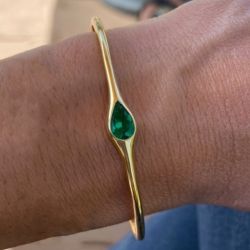 Vintage Golden Pear Cut Emerald Color Bangle Bracelet