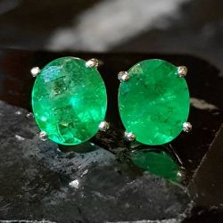 Classic Oval Cut Emerald Color Stud Earrings For Women