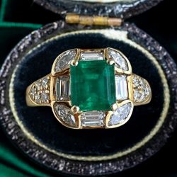Vintage Golden Halo Asscher Cut Emerald Engagement Ring For Women