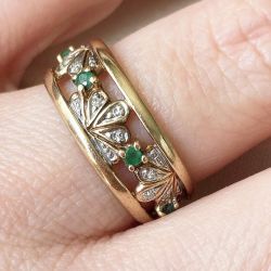 Art Deco Round Cut Emerald Sapphire Wedding Band For Women