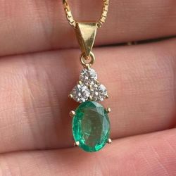 Classic Golden Oval Cut Emerald Sapphire Pendant Necklace