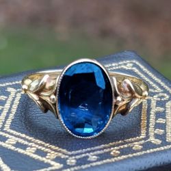 Vintage Golden Bezel Blue Sapphire Oval Cut Engagement Ring For Women