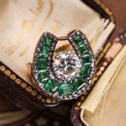 Vintage Horseshoe Design White & Emerald Sapphire Round Cut Engagement Ring