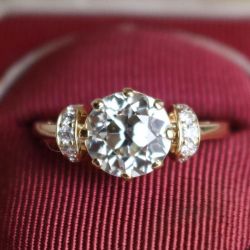 Golden Vintage White Sapphire Round Cut Engagement Ring For Women