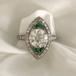 Vintage Halo White & Emerald Sapphire Round Cut Engagement Ring For Women 