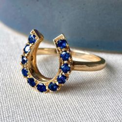 Golden Horseshoe Design Blue Sapphire Round Cut Engagement Ring