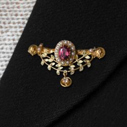 Golden Halo Oval Cut Garnet & White Sapphire & Pearl Leaf Garland Brooch Pin
