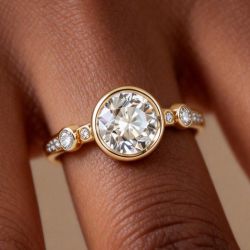 Nextearrings Golden Bezel Round Cut White Sapphire Engagement Ring