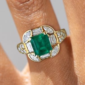 Vintage Golden Halo Asscher Cut Emerald Engagement Ring For Women