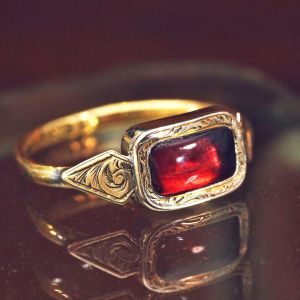 Vintage Golden Cabochon Cut Garnet Sapphire Engagement Ring