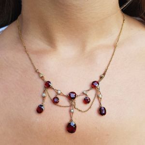 Art Deco Golden Garnet Sapphire Oval Cut Pendant Necklace