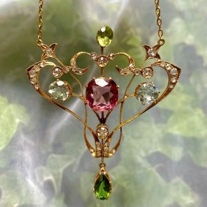Art Deco Golden Red Sapphire Cushion Cut Pendant Necklace For Women