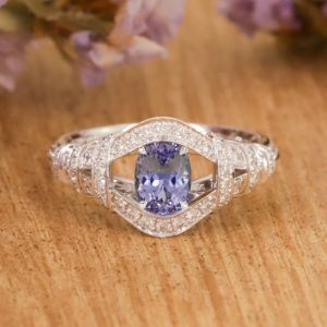 Fashion Oval Cut Tanzanite Sapphire Engagement Ring For Women