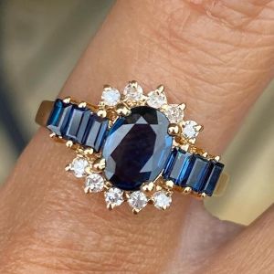 Antique Oval Cut Blue Sapphire Engagement Ring For Women