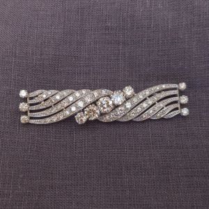 Wave Design Round Cut White Sapphire Vintage Brooch Pin For Women