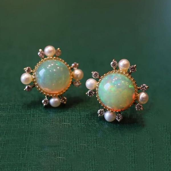 Looking for Cute Stud Earrings That Match Your Style?