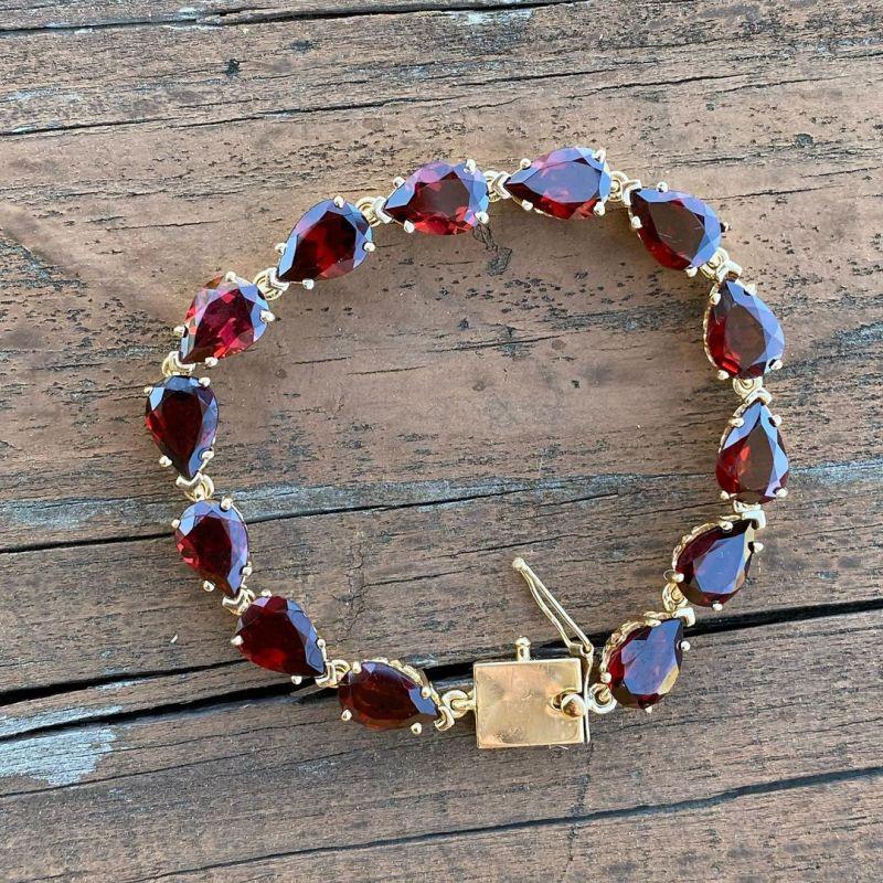 Is a Garnet Bracelet a Good Gift for Birthdays, Anniversaries, or Weddings?