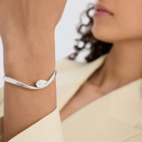 Silver Bangle Bracelet: A Timeless Jewelry Piece That Never Goes Out of Style