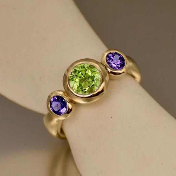 Oval Peridot Engagement Ring: A Fresh Symbol of Love and New Beginnings