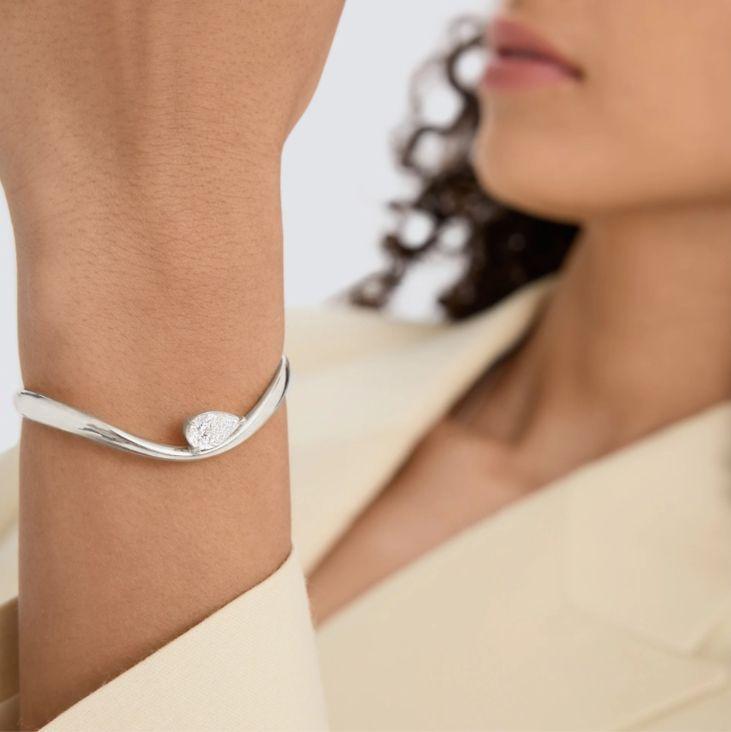 Silver Bangle Bracelet: A Timeless Jewelry Piece That Never Goes Out of Style