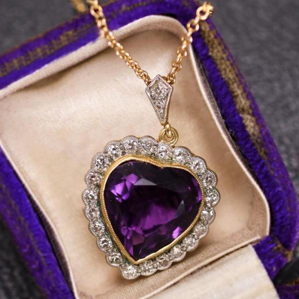 Why Is the Heart Shaped Sapphire Necklace the Most Romantic Gift of All?