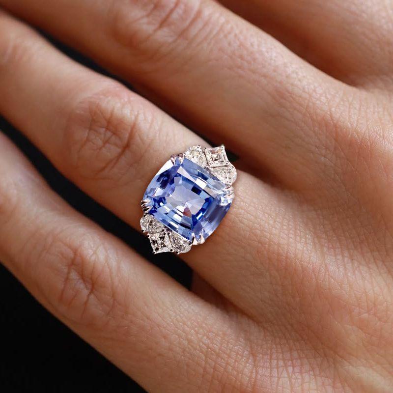 What Are the Most Meaningful Jewelry Gifts for Her That She Will Treasure Forever?