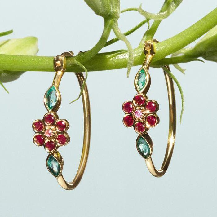 Why Are Large Hoop Earrings a Must-Have for Every Jewelry Collection?