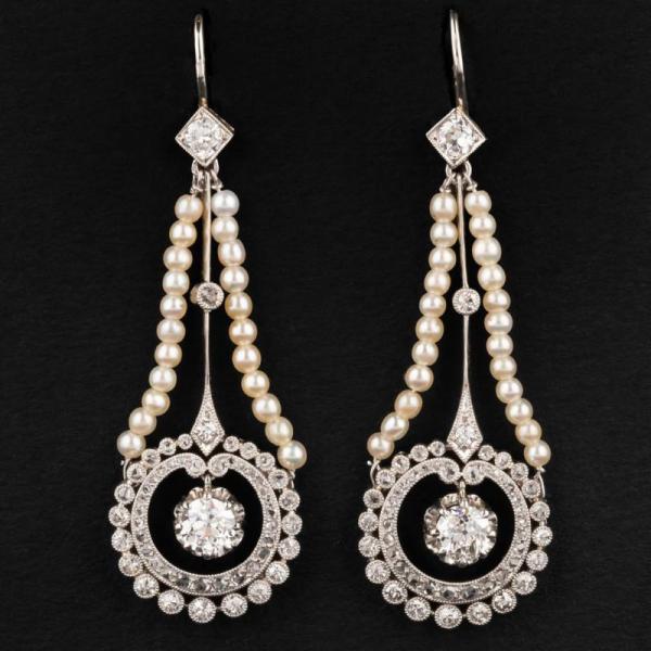 Why Are Pearl Wedding Earrings the Perfect Choice for a Timeless Bridal Look?