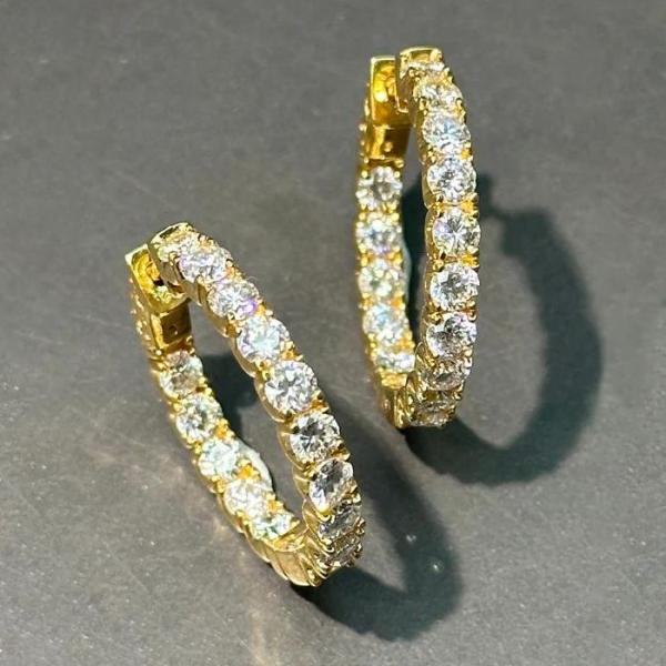 Why Are Large Gold Hoop Earrings for Women So Popular?
