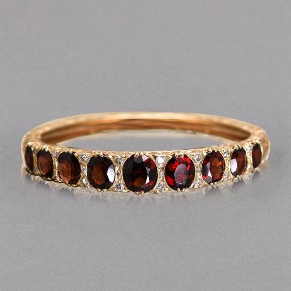 Why Is a Garnet Bracelet Becoming a Must-Have Jewelry Piece in 2026?